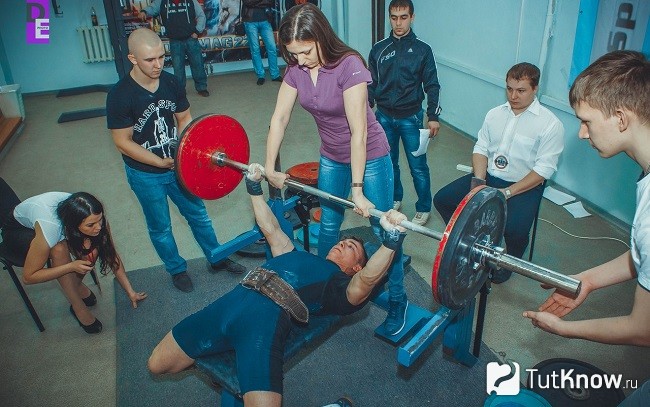 Жим штанги лёжа