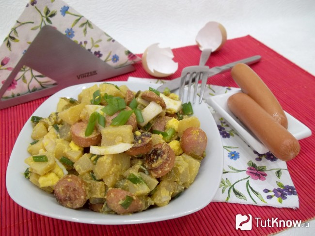 Готовый теплый салат с картофелем