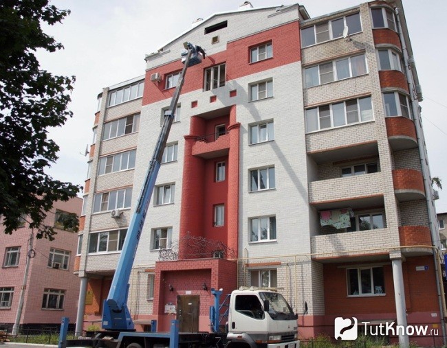 Нанесение теплоизоляционной краски Корунд на фасад