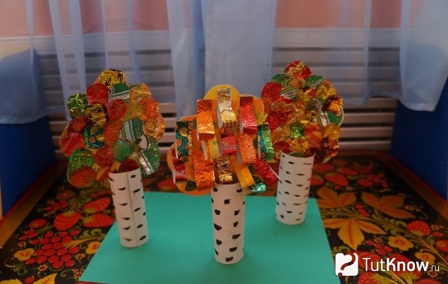 Берёза из фантиков от конфет