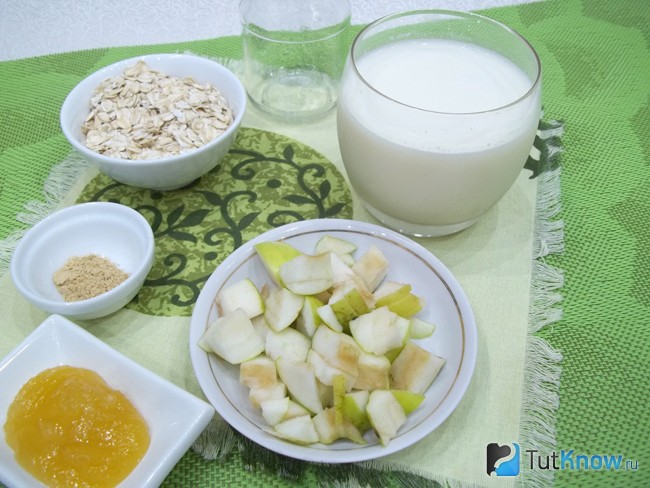 Греша нарезана кусочками