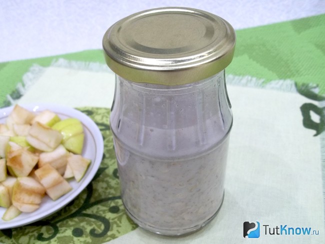Продукты залиты молоком и перемешаны
