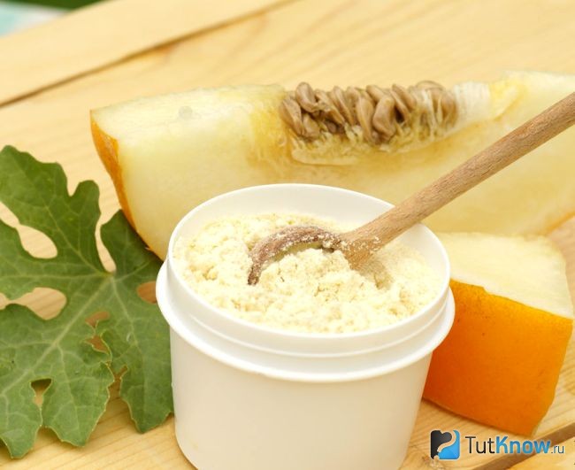 Приготовление маски из дыни