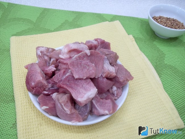 Мясо нарезано