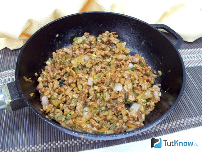 Мясо тушится