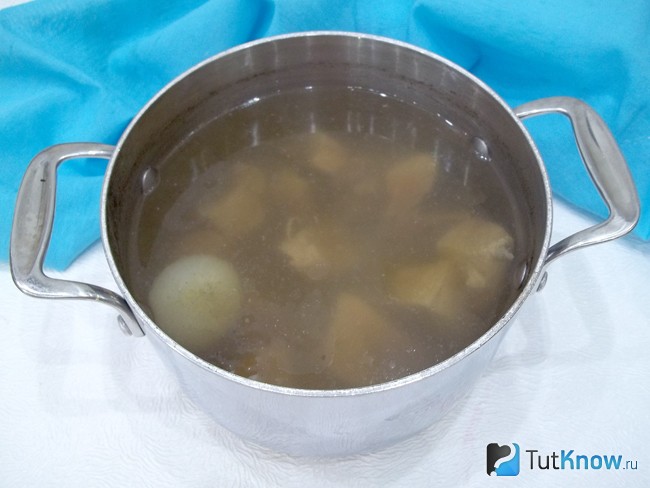 Мясо варится