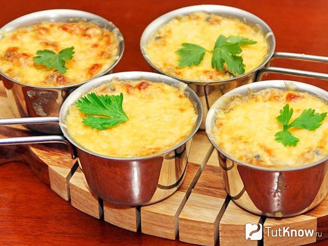 Жульен с курицей и грибами