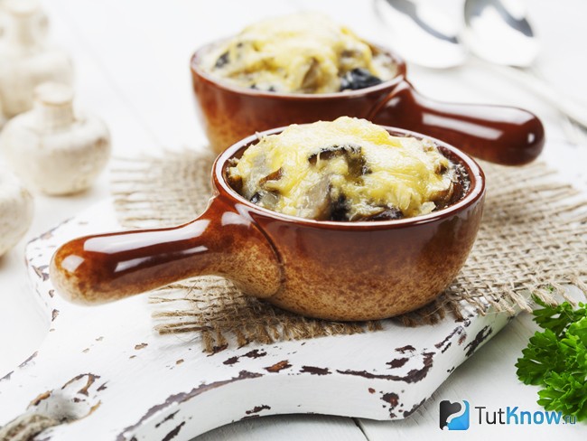 Жульен с курицей и грибами