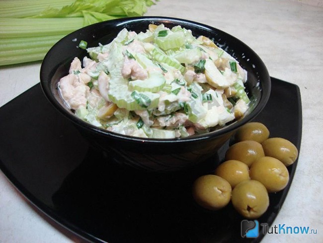 Салат «Дамский каприз» с курицей