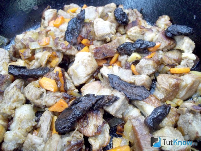 Продукты жарятся