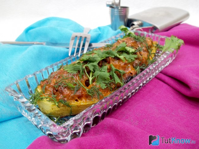 Готовые кабачки фаршированные мясом в томате
