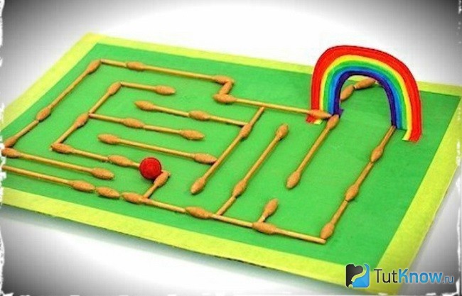 Лабиринт из ватных палочек