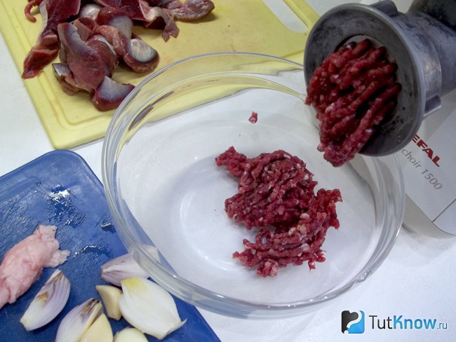 Желудки перекручены через мясорубку