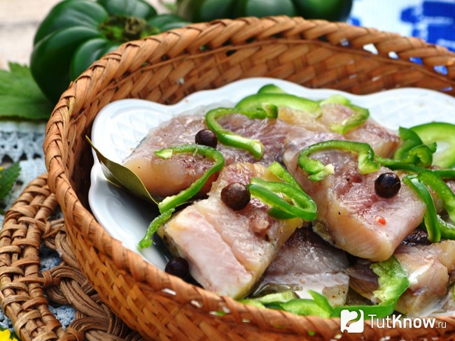 Маринованная селедка с уксусом