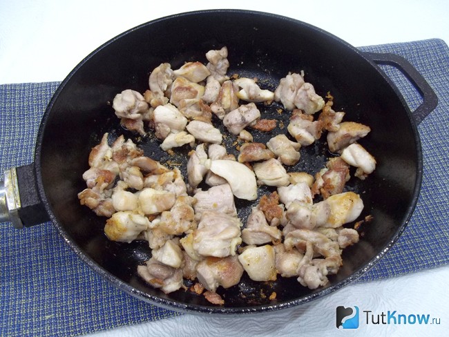 Мясо жарится