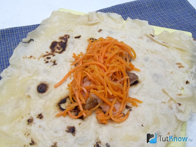 К мясу добавлена корейская морковь
