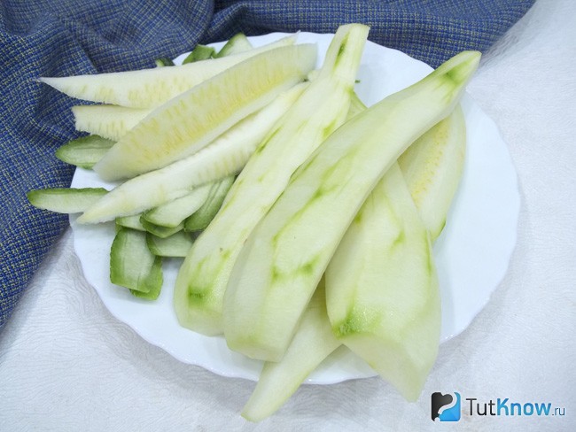 Кабачки очищены