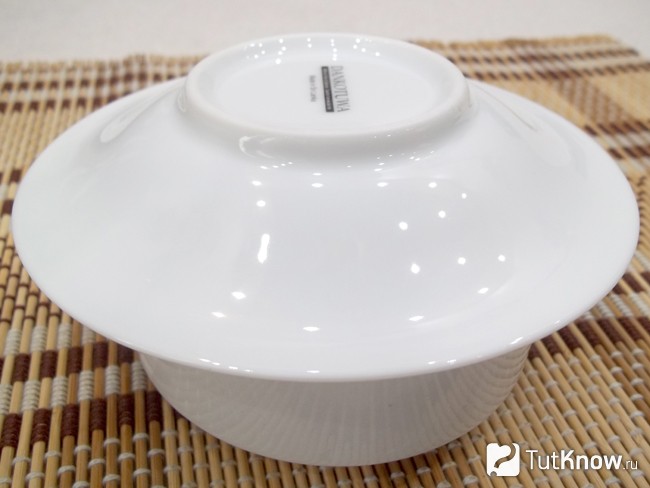 Продукты прикрыты крышкой и настаиваются