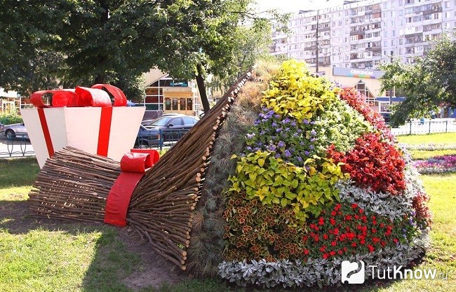 Клумба в виде букета