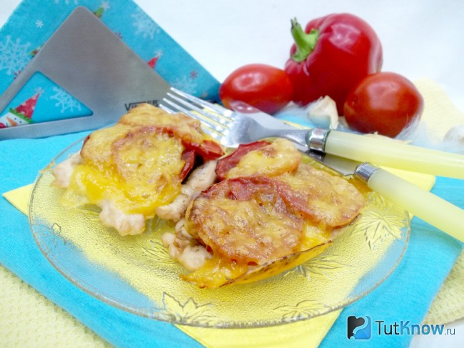 Готовые отбивная из курицы с черносливом