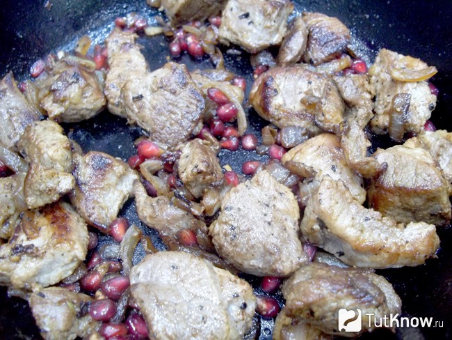Мясо тушится