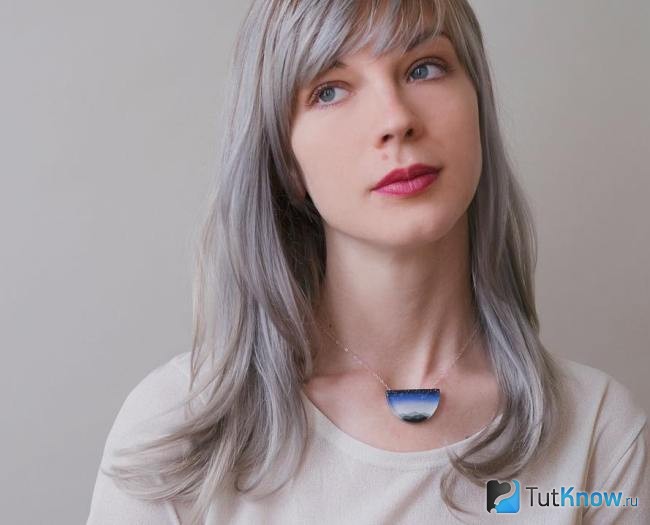Седина у женщины до 30 лет