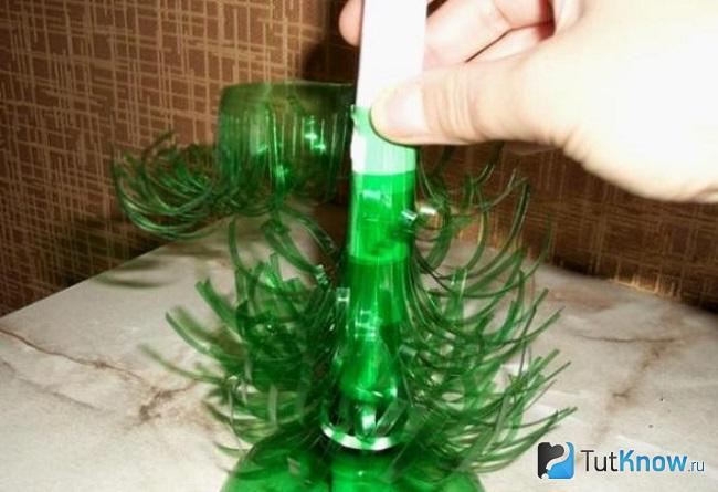 Пошаговое создание ёлочки из пластиковой бутылки