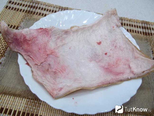 Мясо срезано с жировой прослойки