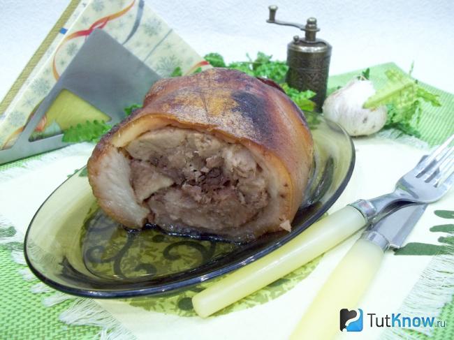 Готовый рулет из свиной рульки