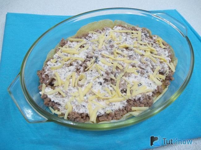 Фарш присыпан сыром