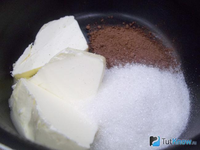 Масло, какао и сахар соединены