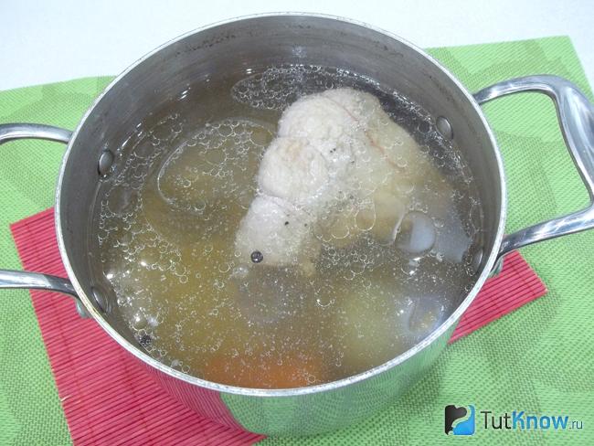 Мясо варится