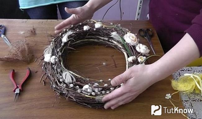 Пасхальный венок из веток