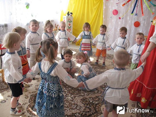 Игра найди наперсток