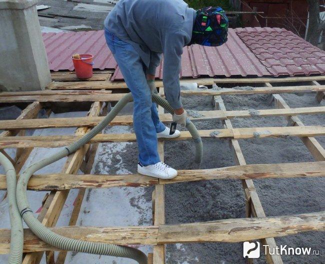 Утепление крыши эковатой