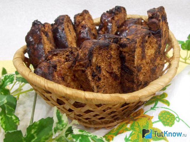 Готовые сдобные сухарики с сухофруктами и орехами