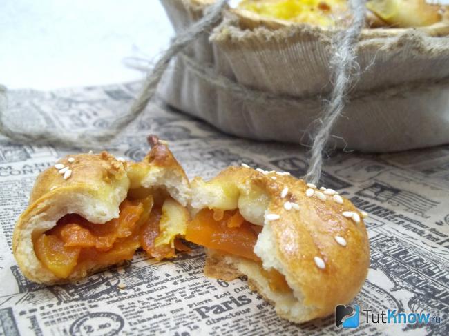 Пирожки на молоке с вареньем