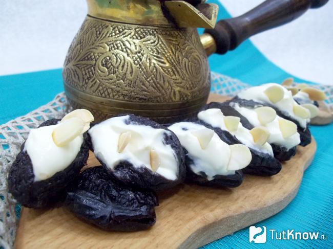 Готовый чернослив фаршированный творожной массой