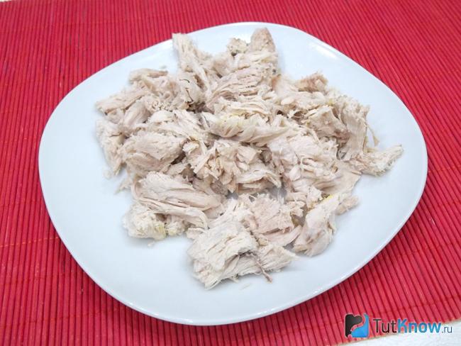 Куриное филе нарезано