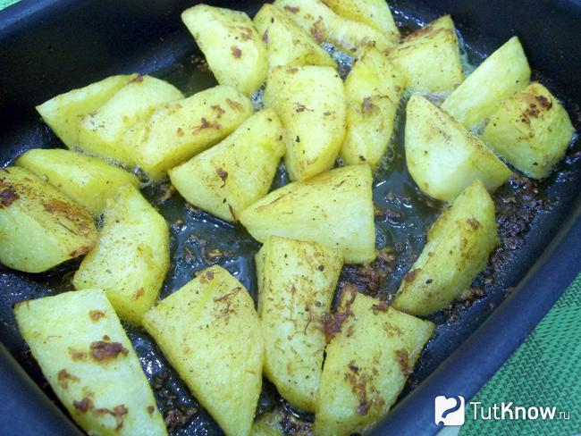 Картофель запечен
