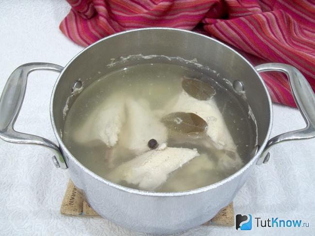 Куриное филе отварено