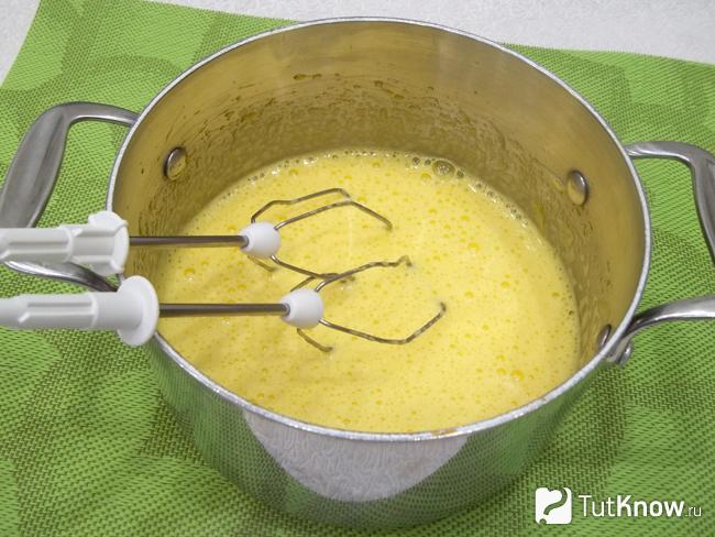 Яйца взбиты
