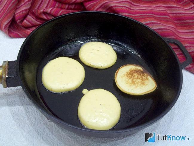 Оладушки жарятся