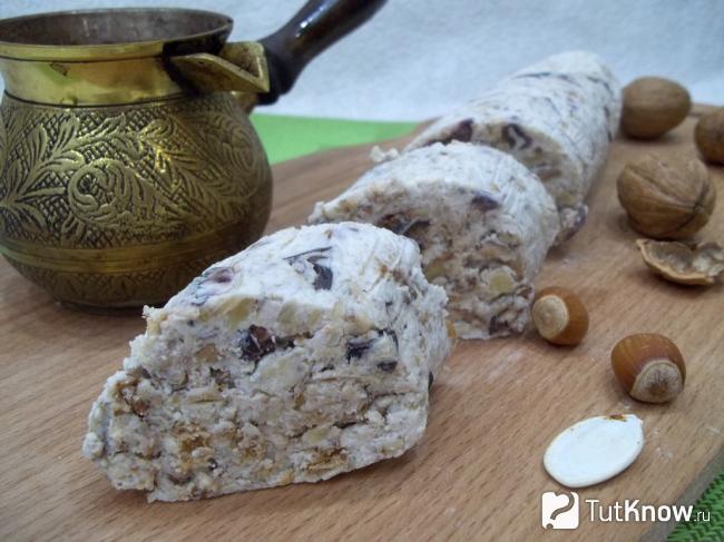Готовые диетический творожный батончик с сухарями и орехами