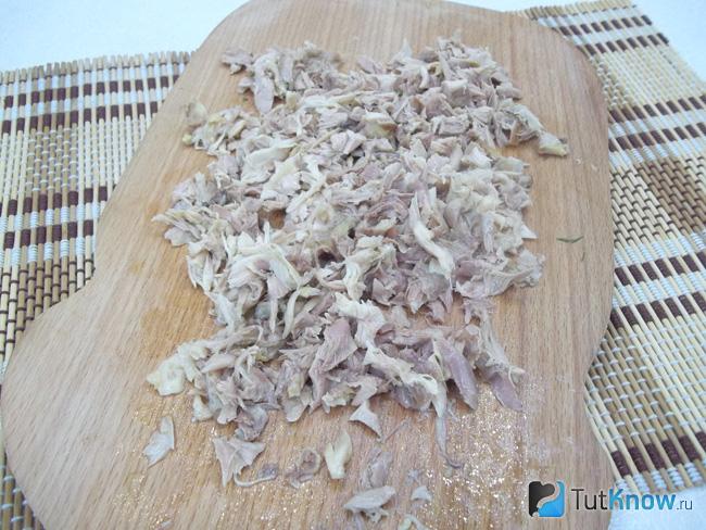 Мясо отварено и нарезано