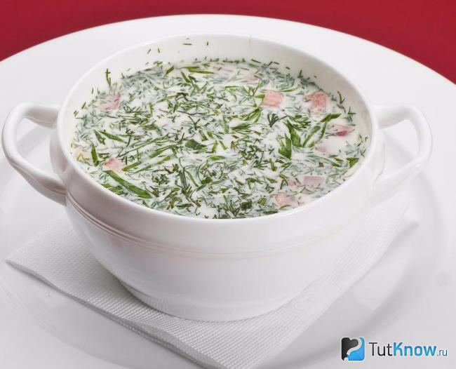 Окрошка с луком шниттом