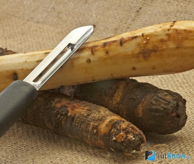 Удаление кожуры со скорцонеры