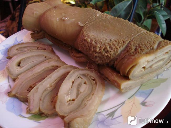 Рулет из говяжьего рубца