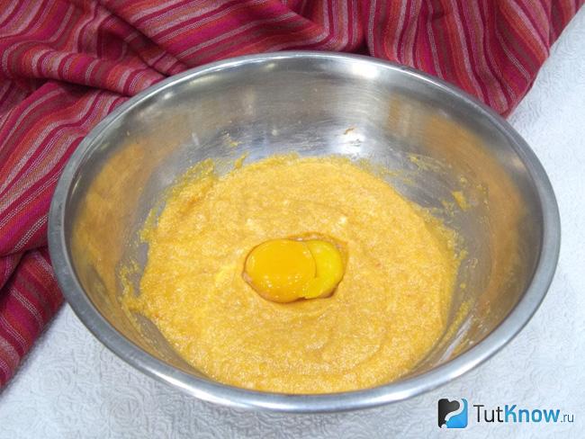 К продуктам добавлены желтки
