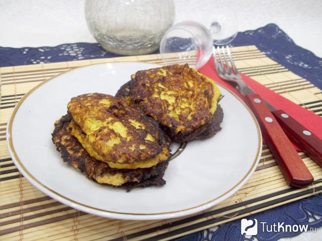 Готовые кабачковые оладьи с мукой